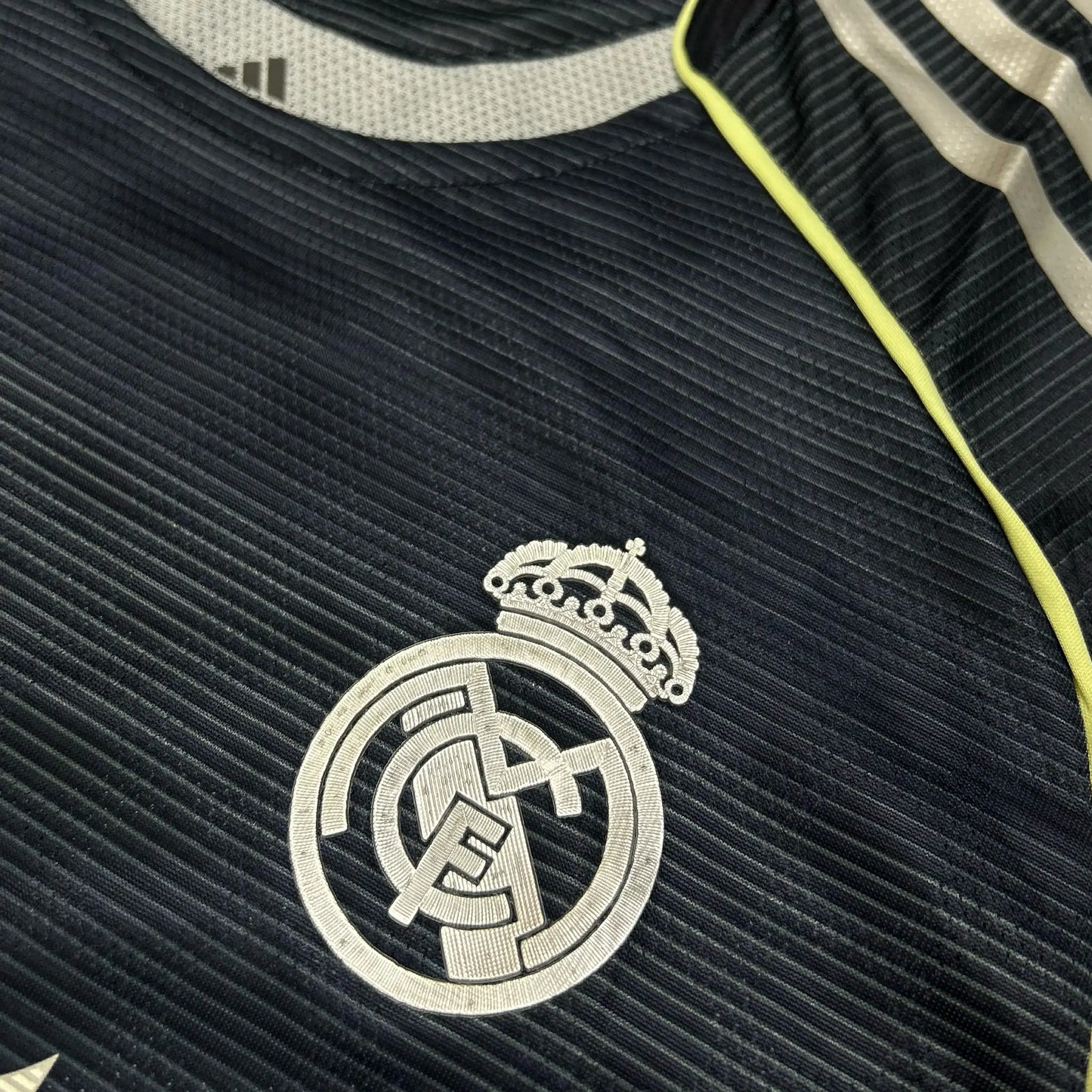 REAL MADRID OFFICIAL THE ICONIC AWAY 2025/26